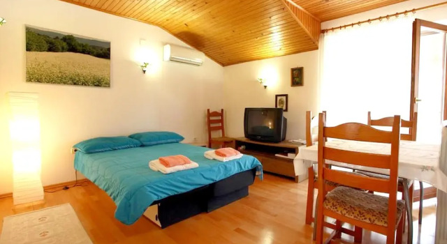 Apartment With 2 Bedrooms in Izola, With Furnished Terrace and Wifi Near the Beach