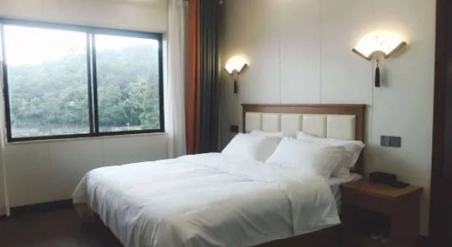 Люкс Deluxe Tongshan Yuepan Lake Hotel