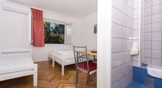 Трёхместная студия Apartments Balote