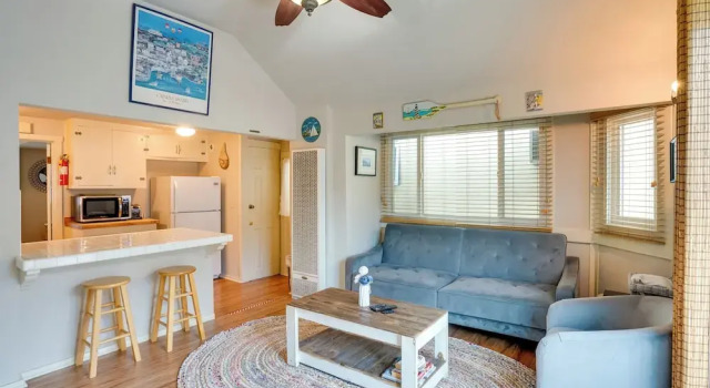Tropical Island Escape w/ Deck, Walk to Avalon Bay