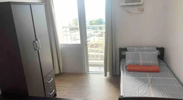 Lovely 1 Bedroom Condo with Balcony