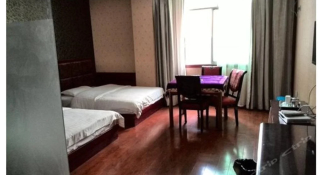 Hongyun Business Inn, Varaa Hotelli Ziyang Sichuan