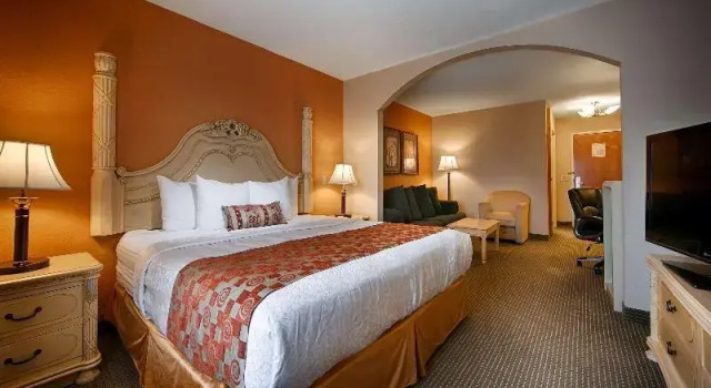 Номер Standard Best Western Plus Bass Hotel & Suites
