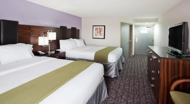 Четырёхместный номер Standard Holiday Inn Express Atlanta West - Theme Park Area by IHG