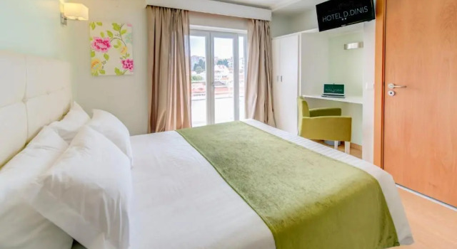 Трёхместный номер Standard с балконом Hotel D. Dinis