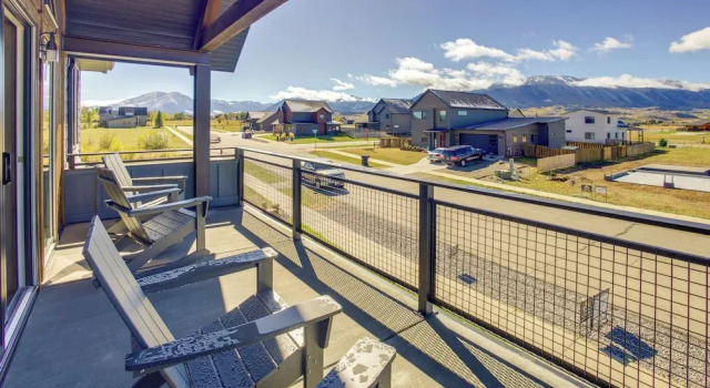 Коттедж 3 Mi to Dtwn Red Lodge: Mtn-view Home w/ Hot Tub