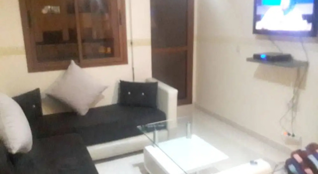 Apartment With 2 Bedrooms in Tanger, With Shared Pool, Enclosed Garden and Wifi, Rezerwuj Apartament Hotele w Tanger-Tetouan z parkingiem, Parking