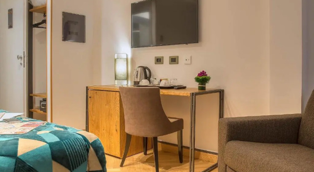 Трёхместный номер Standard Navona Essence Hotel