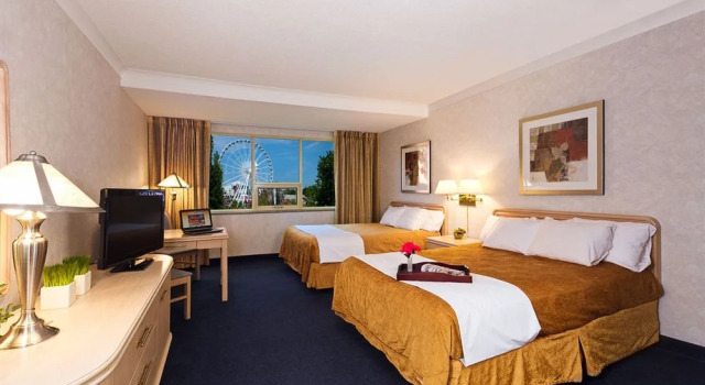 Comfort Inn Clifton Hill, Забронировать Отель Отели Ниагара Фолс 3 звезды, рядом с Крытый аквапарк Фоллсвью, 3*