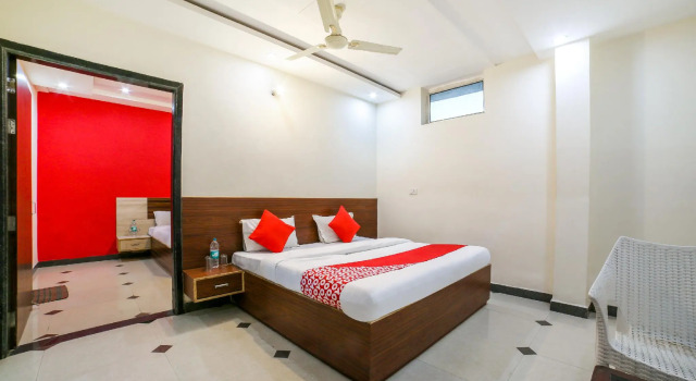 OYO 12847 Hotel Kanha Palace