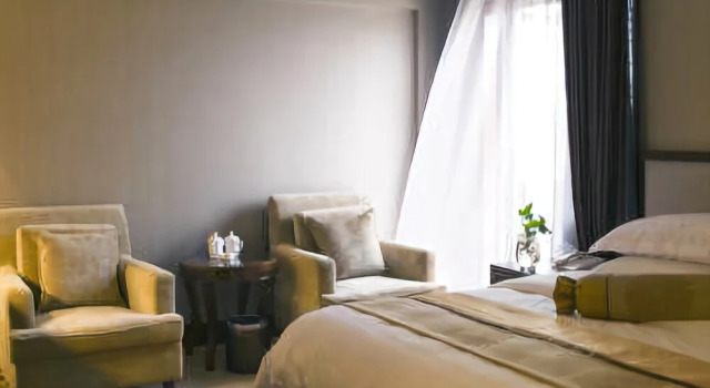Luzhou Fengzeyuan Hotel, Book Hotel Hoteller i Luzhou med parkering, Parkering