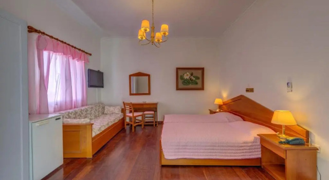 Четырёхместный номер Standard Hotel Halaris