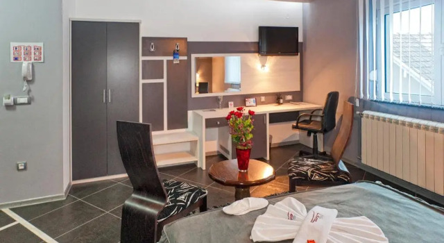 Garni Hotel Lama, Buchen Sie Hotel Kragujevac Zentralserbien