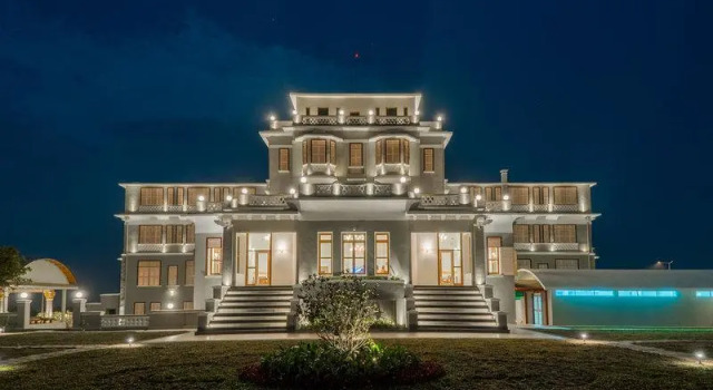 Полулюкс Le Bokor Palace