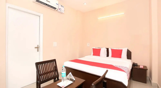 OYO 13037 Hotel Ambassador, Book Hotel Ludhiana Punjab