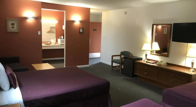 Sunset Inn, Book Mini-hotel Hoteller i Grants Pass med pool, Swimmingpool