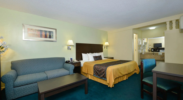 University Inn & Suites