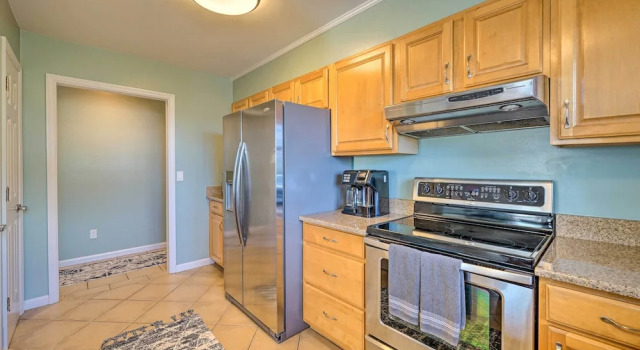 Коттедж Coastal Hideaway ~ 1/2 Mi to Beach + Boardwalk!