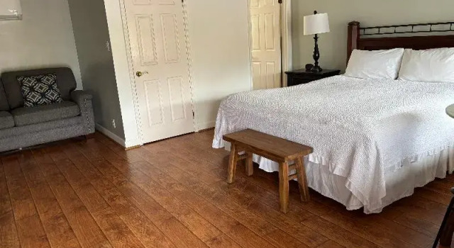 Номер Classic Peach Tree Inn