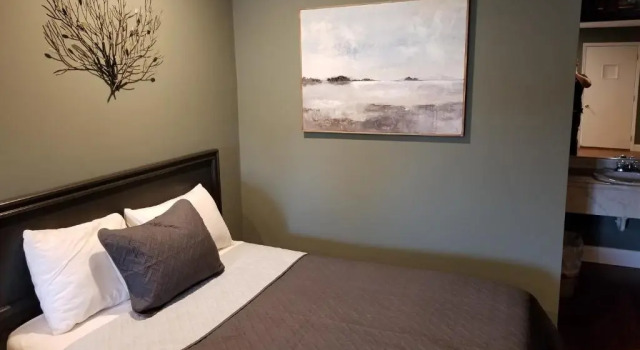 Четырёхместный номер Standard Browns Motel