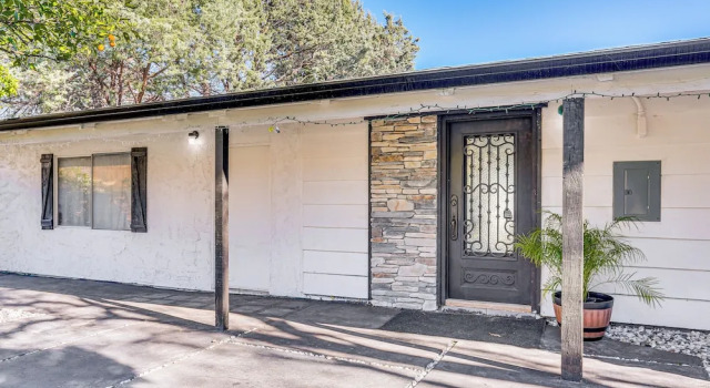 1 Mi to Main St Eats! Single-level Red Bluff Home, Buchen Sie Ferienhaus Red Bluff Kalifornien