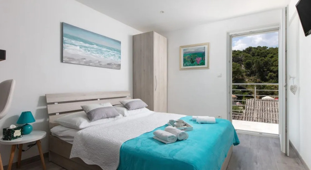 Comfy Apartment in Povlja Near Sea
