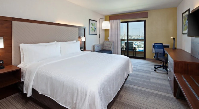 Двухместный номер Standard с видом на гавань Holiday Inn Express Hotel & Suites Ventura Harbor by IHG