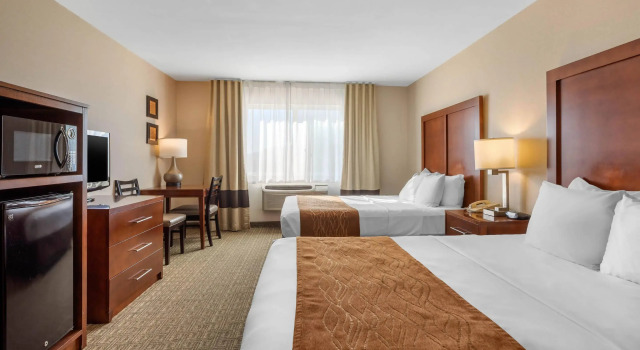 Четырёхместный номер Standard Comfort Inn & Suites Murrieta Temecula Wine Country