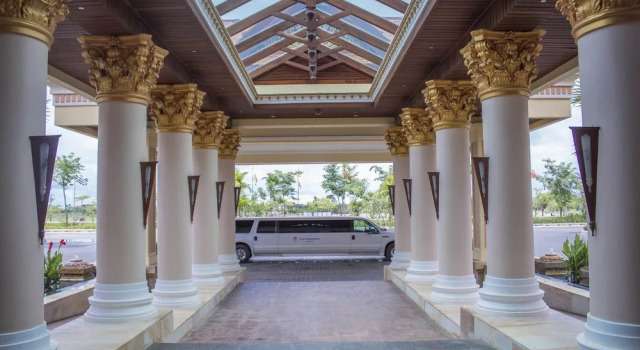 Sokha Ta Prohm Resort, Забронировать Курортный отель Бизнес-отели Сиемреап, рядом с Smile of Angkor Grand Theater, 4* 5*