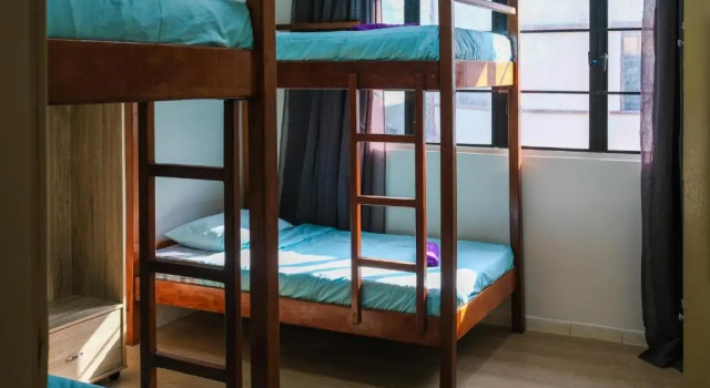 Кровать в общем номере Step-In Lodge