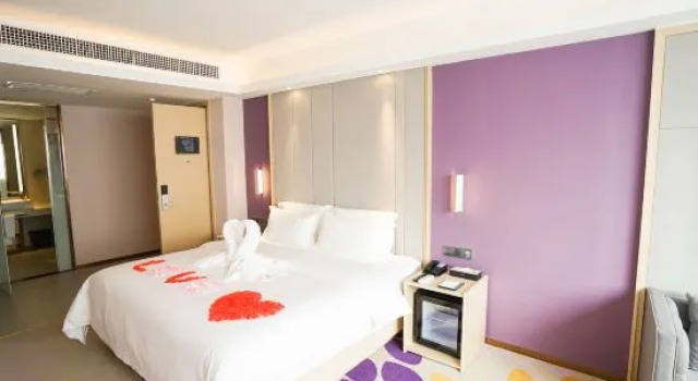Двухместный люкс Deluxe Lavande Hotel (Wuhan Jiqing Street)