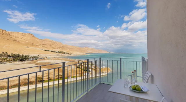 Номер Superior с видом на море Herbert Samuel Hod Dead Sea Hotel