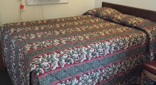 Четырёхместные апартаменты с 2 комнатами Double A Motel