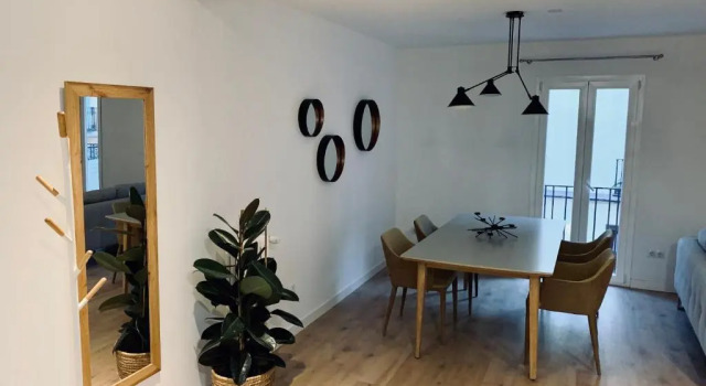 Апартаменты Modern & Chic 2BR/2BA apartment in trendy Chueca