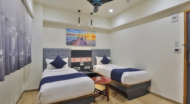Двухместный номер Premium FabHotel Prime Empyrean