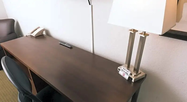 Люкс Business Service Plus Inn and Suites - Grande Prairie