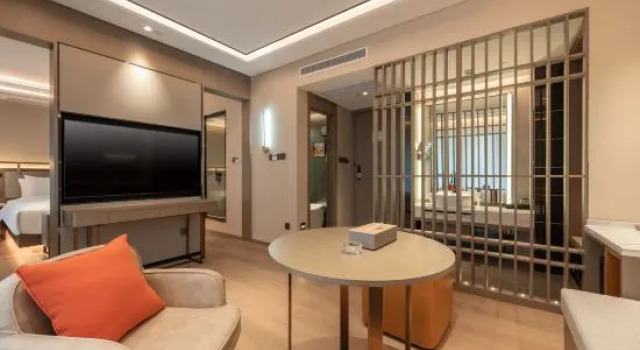 Люкс World Hotel (Jinan CBD Dingjiazhuang Subway Station)