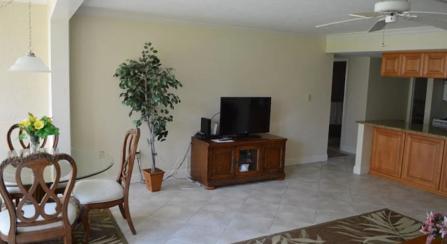 Cove II 513F 2 Bedroom Condo By Midnight Cove II, Забронировать Апартаменты/квартира Отели Сиеста-Ки с парковкой, Парковка