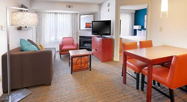 Четырёхместный люкс с 2 комнатами Residence Inn by Marriott Dallas Plano/Legacy