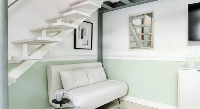 JOIVY Lovely loft near the city centre, Book Hotel Milan Lombardy