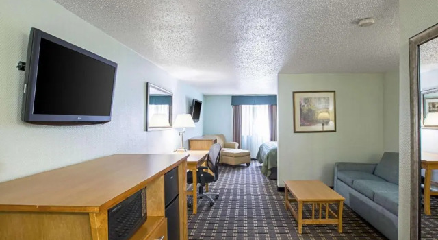 Люкс Quality Inn & Suites Council Bluffs - Omaha East