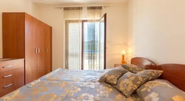 Apartments Mari II, Prenota Appartamento Žrnovo 
