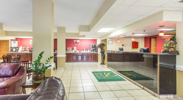 Clarion Pointe Statesville, Забронировать Отель Стейтсвилл Северная Каролина
