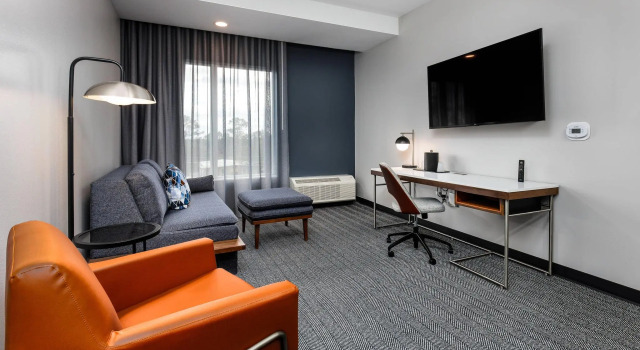 Двухместный люкс c 1 комнатой Courtyard by Marriott Pensacola I-10 West