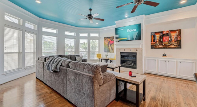 Vibrant Haven With Rooftop Patio, Book Lejlighed Houston Houston