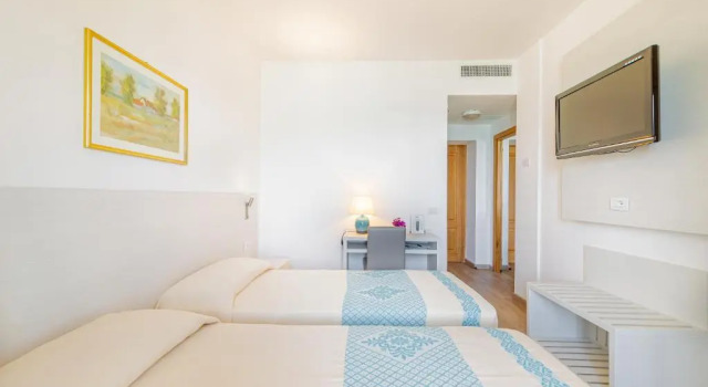 Номер семейный с видом на море Hotel Dei Pini
