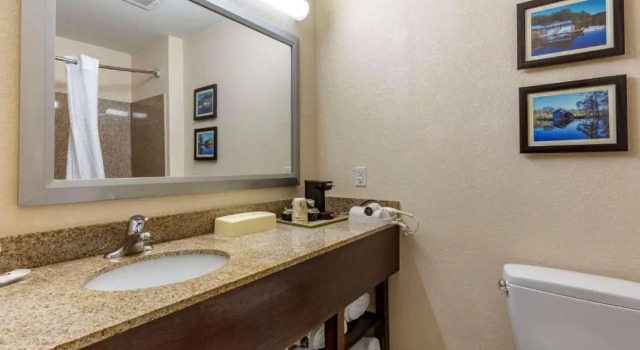 Номер Standard Comfort Inn Fayetteville I-95