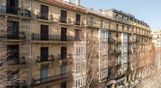 Четырёхместный номер Standard Hotel Palacio Bellas Artes San Sebastian, Curio Collection by Hilton