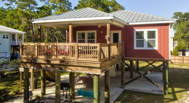 Коттедж Bienville Bungalow - 304 Bienville Blvd 2 Bedroom Home