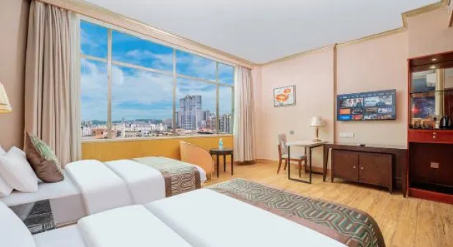Люкс Carnival Hotel